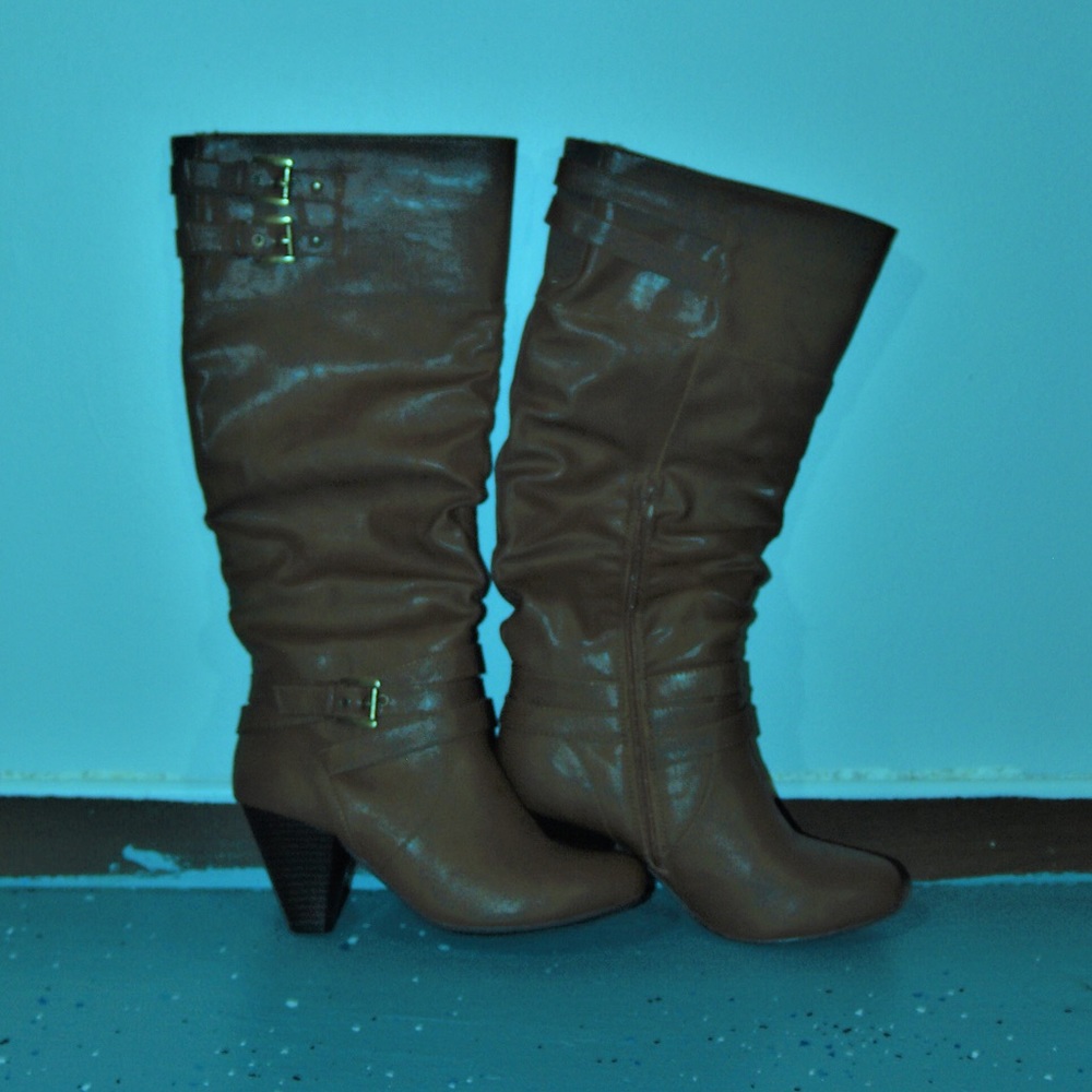 Brown boots with heel